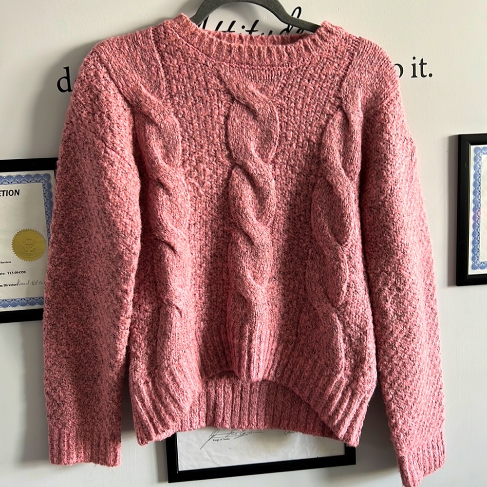 Sweater: pink Penelope color knit style.